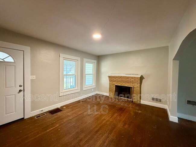 Photo - 203 N St Marks Ave