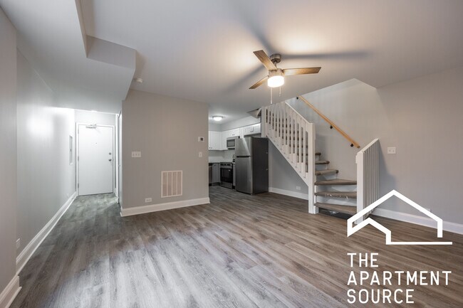 Building Photo - 744 W Gordon Terrace Unit 312