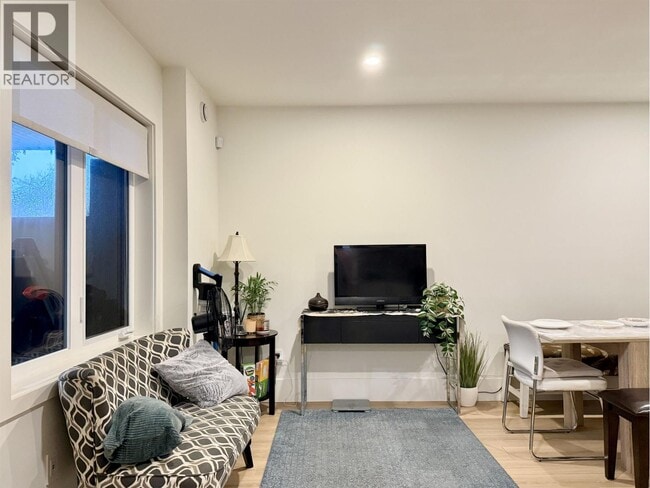 Photo - 901 Jackson Crescent