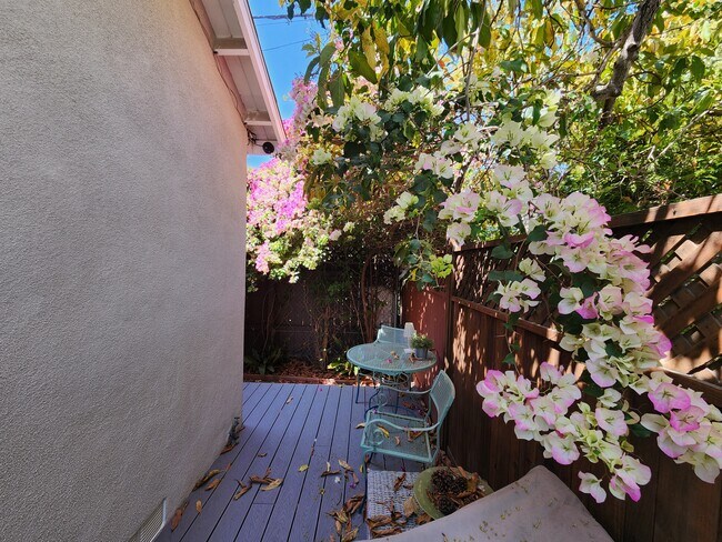 Photo - 2053 W 31st St