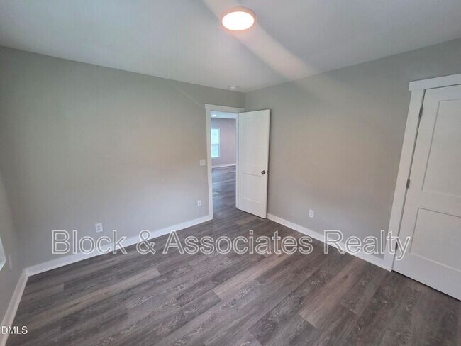 523 E Nelson Ave