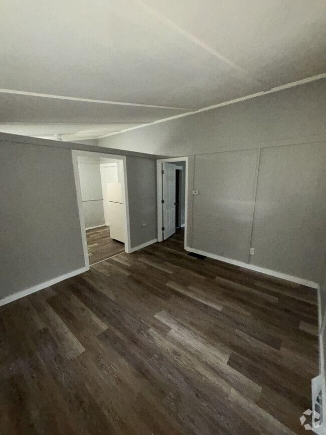 Building Photo - 1300 S Appleton Ave Unit 1300 S Appleton Ave  A Rental