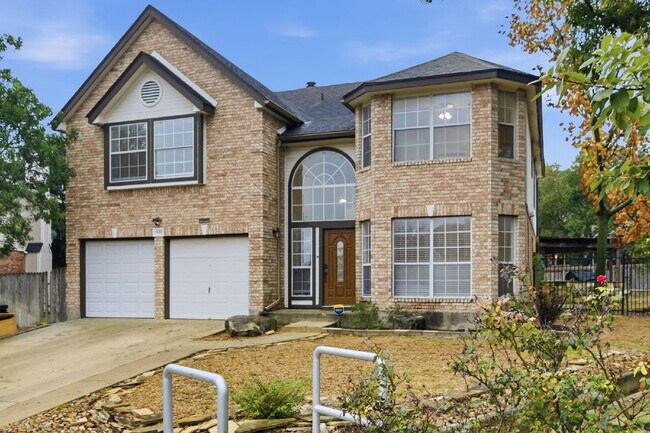 Building Photo - Modern Living Near UTSA/USAA: Quiet Cul-de-Sac with BONUS Space