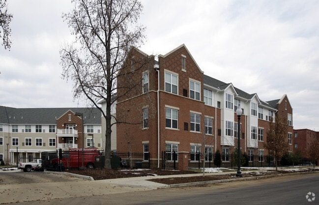 Senior Living at Cambridge Heights Apartments