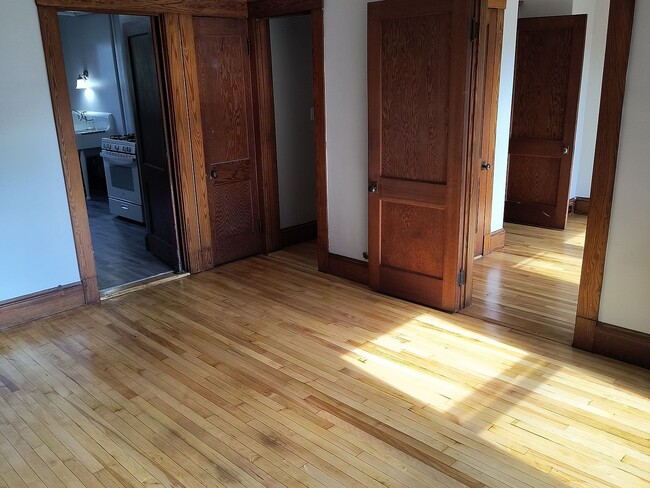 Photo - 248-250 N Main St Unidad 21