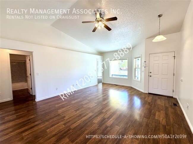 Photo - 2324 Yucca Pl