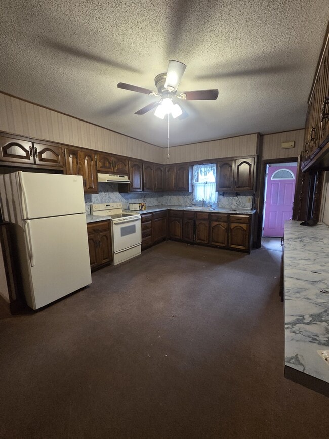 Photo - 523 Ballou St