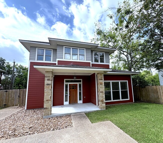 Building Photo - 1306 Milner Dr