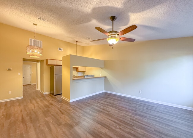 Photo - 1204 Hidden Pl