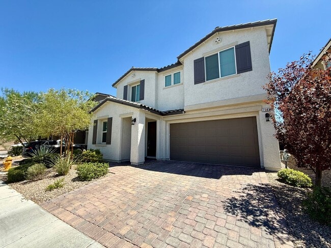 Building Photo - 4/BD 2.5/BA Upgraded Home with Solar, Loft...