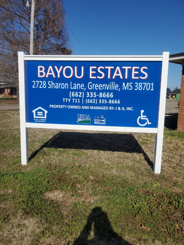 Photo - 2728 Sharon Ln