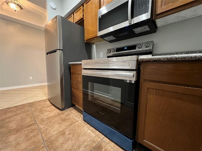 Photo - 2 Bed Condo in 77054 Near Texas Medical Center + Gated Community Unit 35
