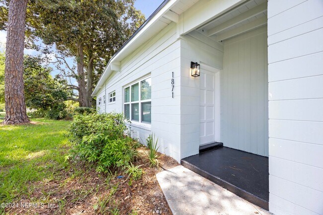 Photo - 1871 Arden Way