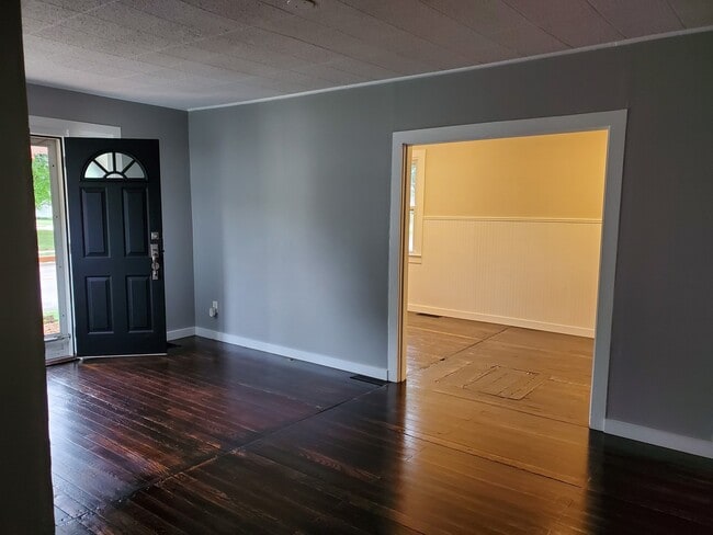 Photo - Adorable 2 bedroom with a bonus room!