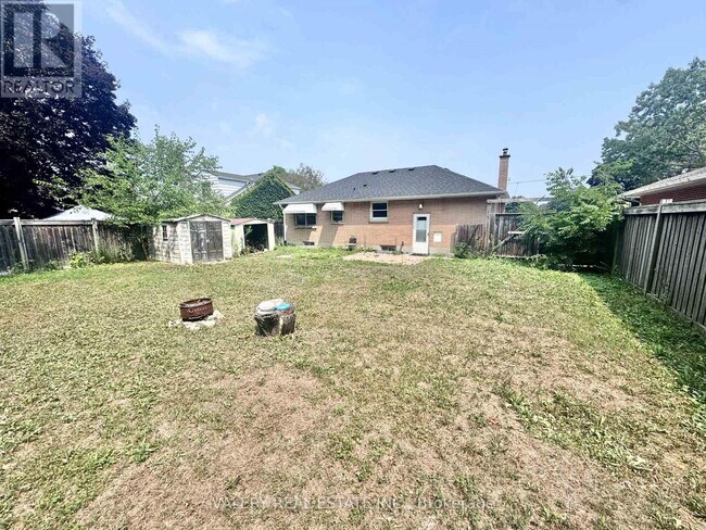 Photo - 936 Somerville St