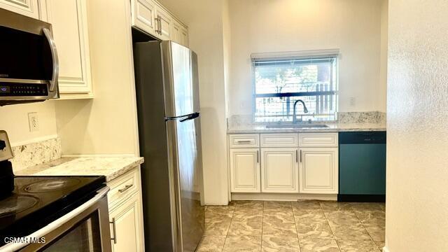 688 Indian Oak Ln