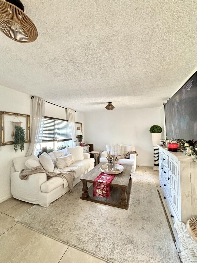 Photo - 262 SE 9th Ave