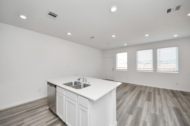 Photo - 1006 Moon Drop Ln