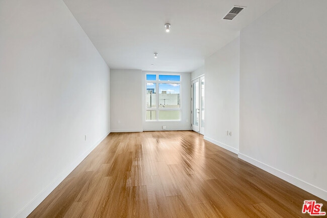 Photo - 10601 Washington Blvd Unit 611