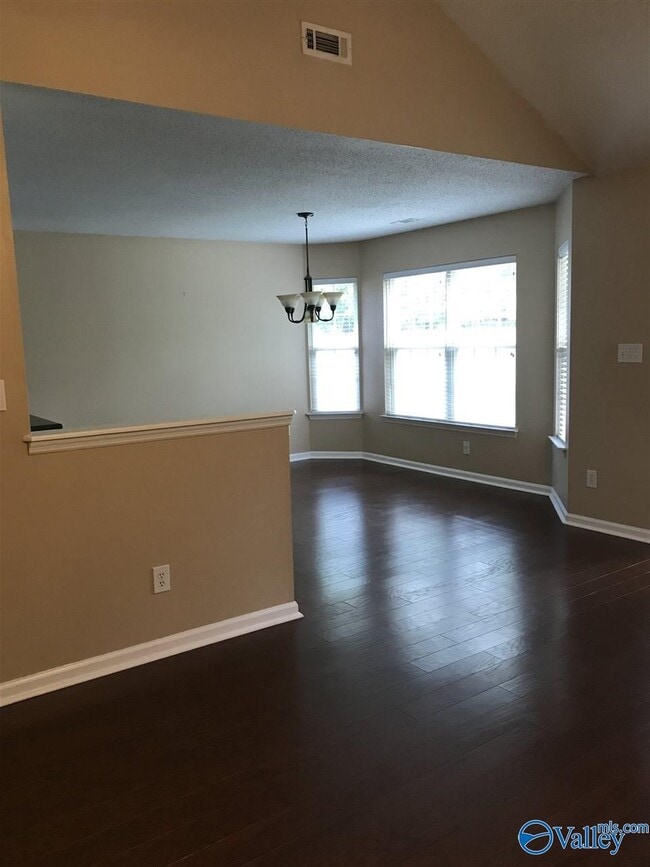 Photo - 110 Bridgeway Ln