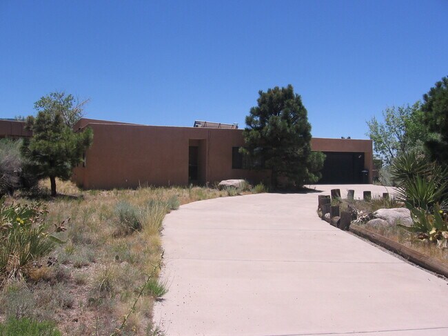 Photo - 726-20 Tramway Vista Dr NE