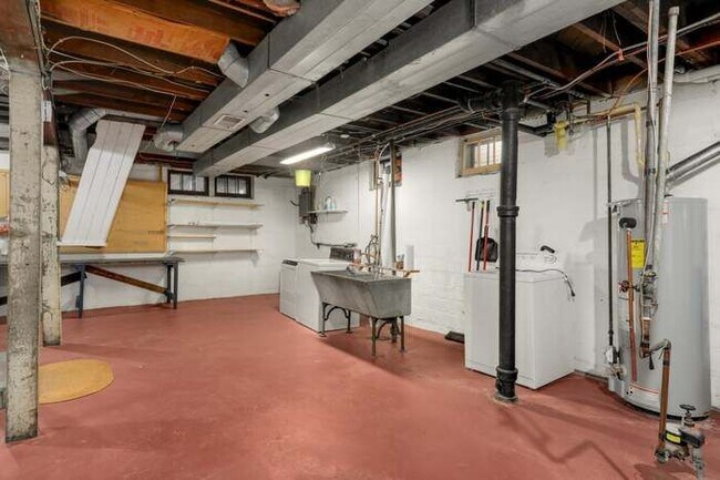 Photo - 185 Exeter Pl