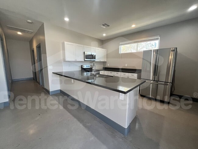 Photo - 1437 E Roosevelt St