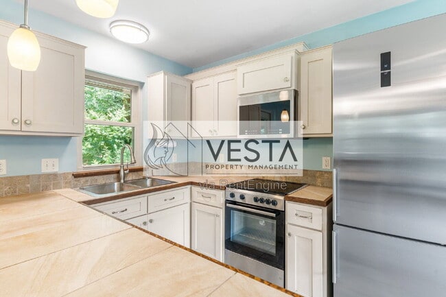 Photo - 10 Wellspring Ln