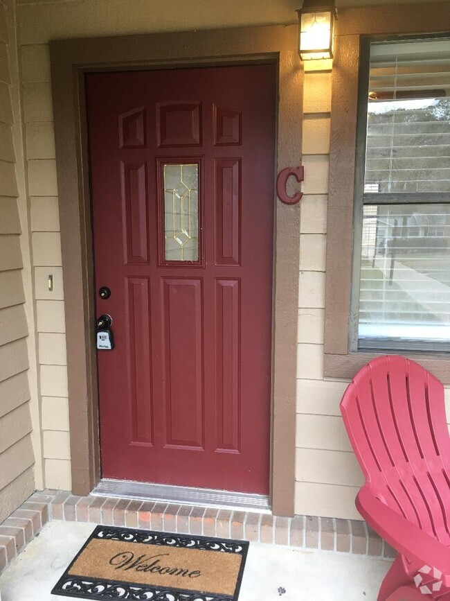 Building Photo - 101 Harding Rd Unit COZY SECLUDED PATIO HOME