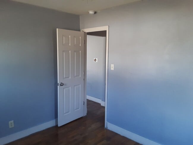 Photo - 1301 W Vine Ave