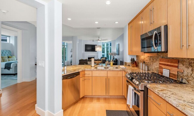 Photo - 120 E Rio Salado Pkwy