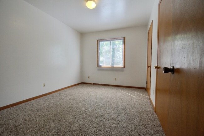 Photo - 407 4th Ave E