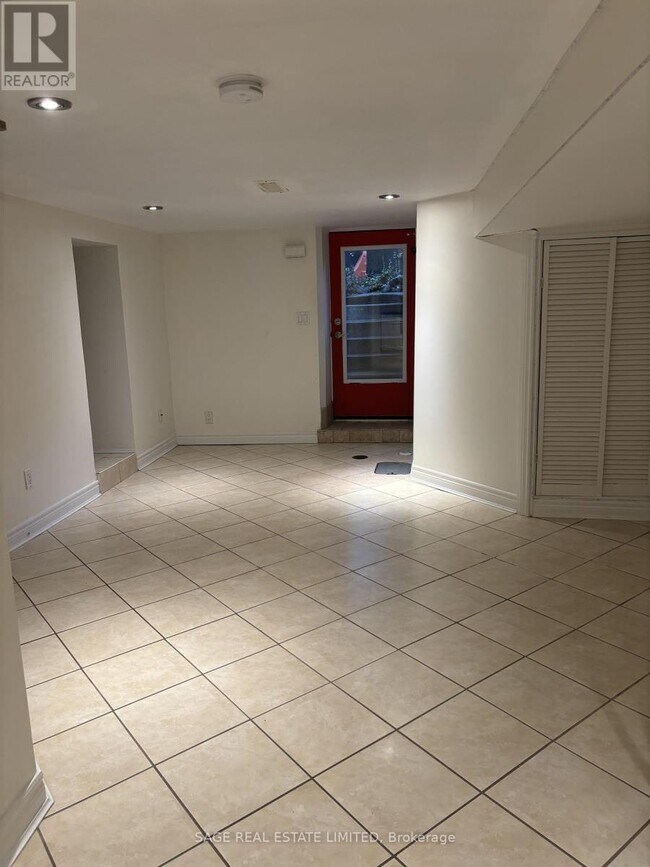 Photo - 417 Crawford St