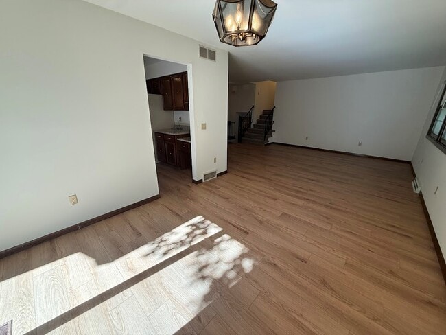 Photo - 5106 Raymond Rd