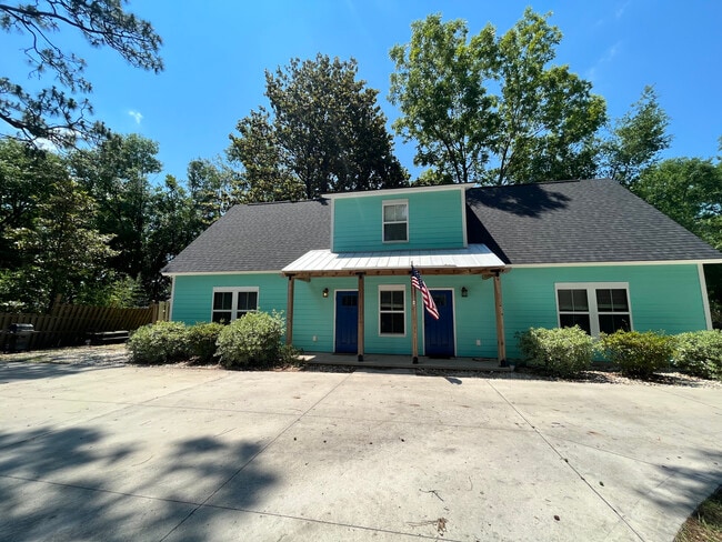 Building Photo - 202 Dixie Ave Unit 202 Dixie (Downstairs)