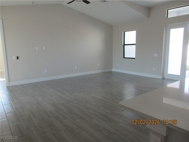 Photo - 208 NW 6th St