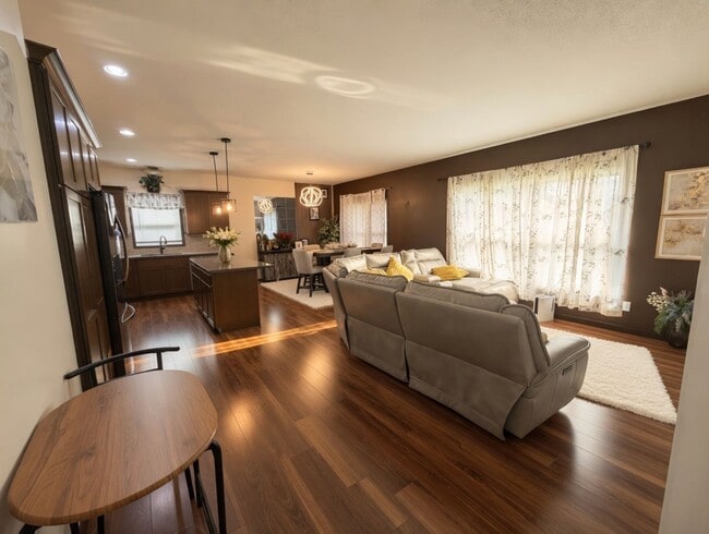 Photo - Awesome 4Bed 3Bath Home in Watertown!