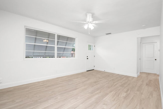 Photo - 236 Ashworth St