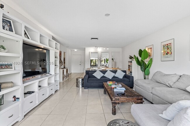 Photo - 575 Crandon Blvd Unit 413