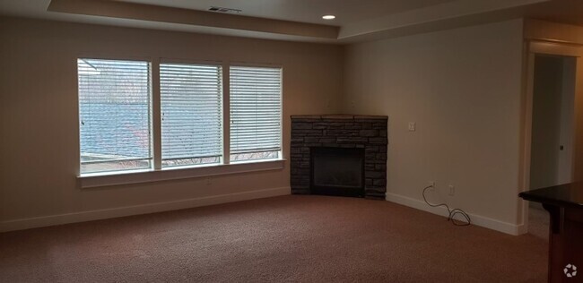 Building Photo - Beautiful 2bd/2bth Apartment ~ Near RVMC