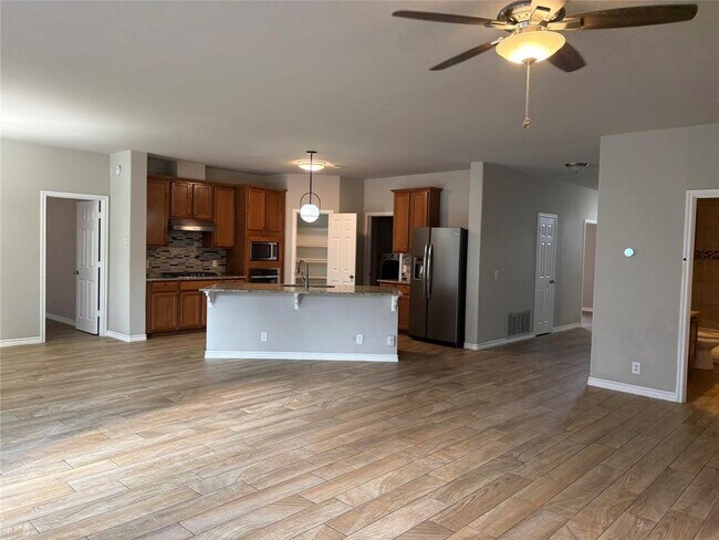 Photo - 1112 Vanderbilt Cir