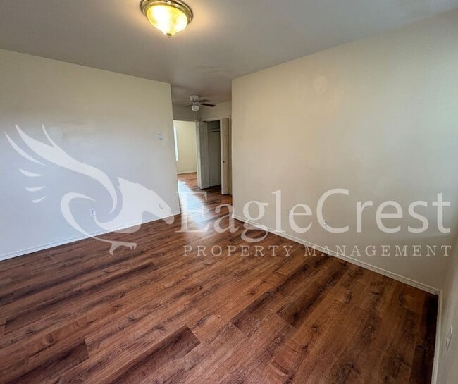 Photo - 706/708SCollege Unit 201