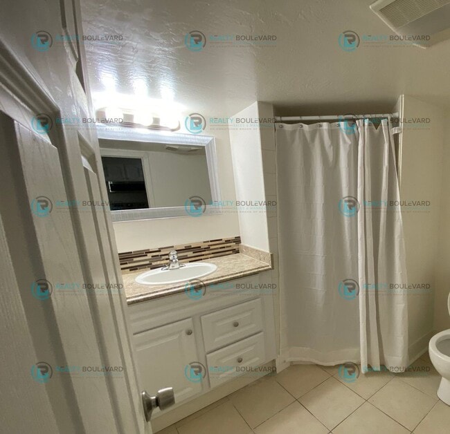 Photo - 520 Locust St Unit B