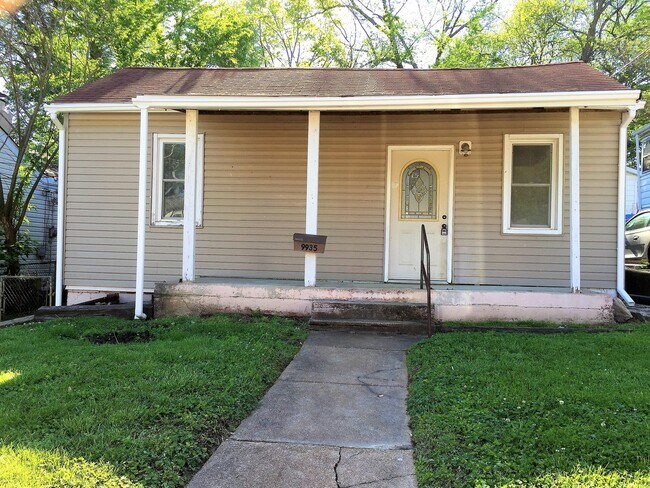 Newly updated 3 bed, 1 bath house with a b... - Newly updated 3 bed, 1 bath house with a b...