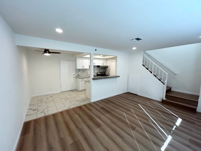 Building Photo - 915 Carob Way Rental