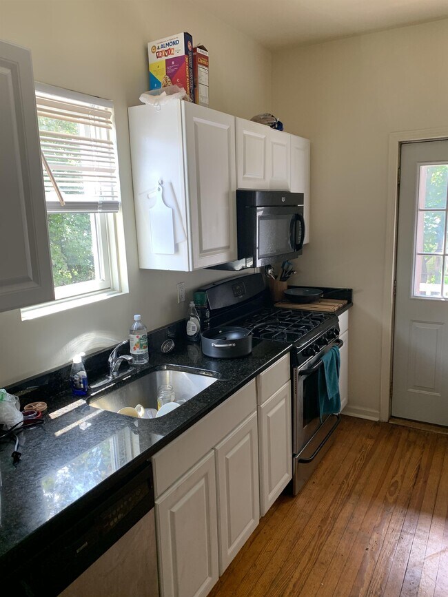 Photo - 44 Wyckoff St