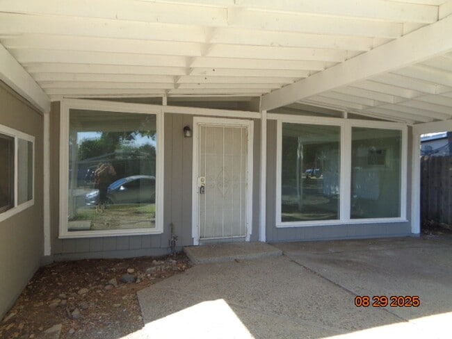 Building Photo - 710 Azalea Way Rental