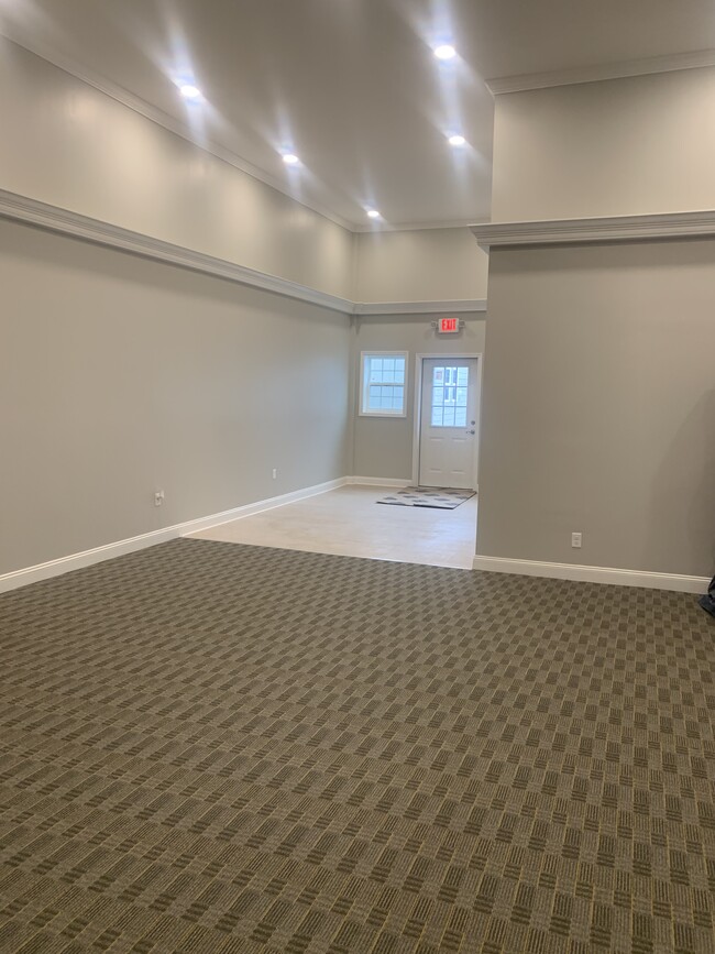 Building Photo - 2727 N 5th Street Hwy Unit Suite 3