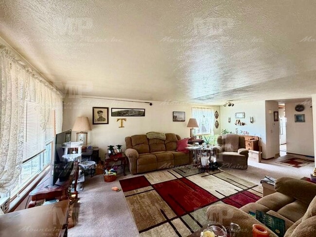 Photo - 1718 Enfield St