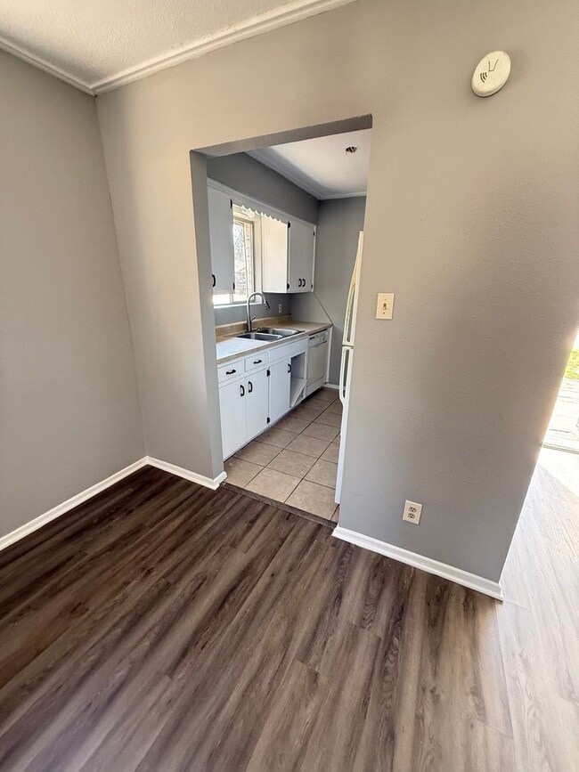 Photo - Magnolia Drive Unit Magnolia - B